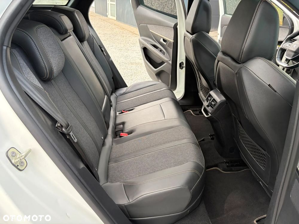 Peugeot 3008 1.6 PureTech HYbrid4 GT Line S&S EAT8 - 36