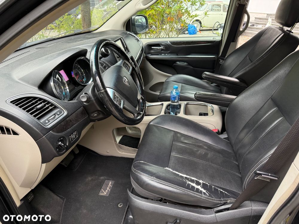 Lancia Voyager - 8