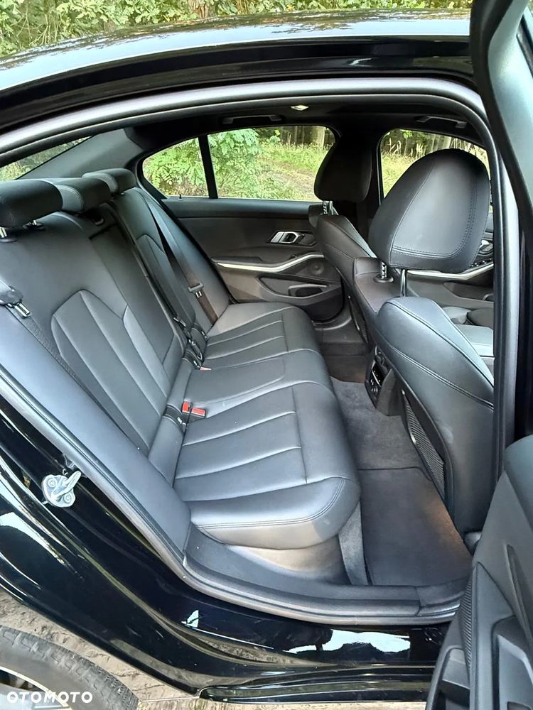 BMW Seria 3 330i xDrive - 12