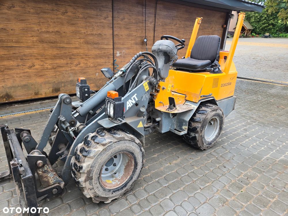 Giant D-262 X-tra Mini ładowarka przegubowa