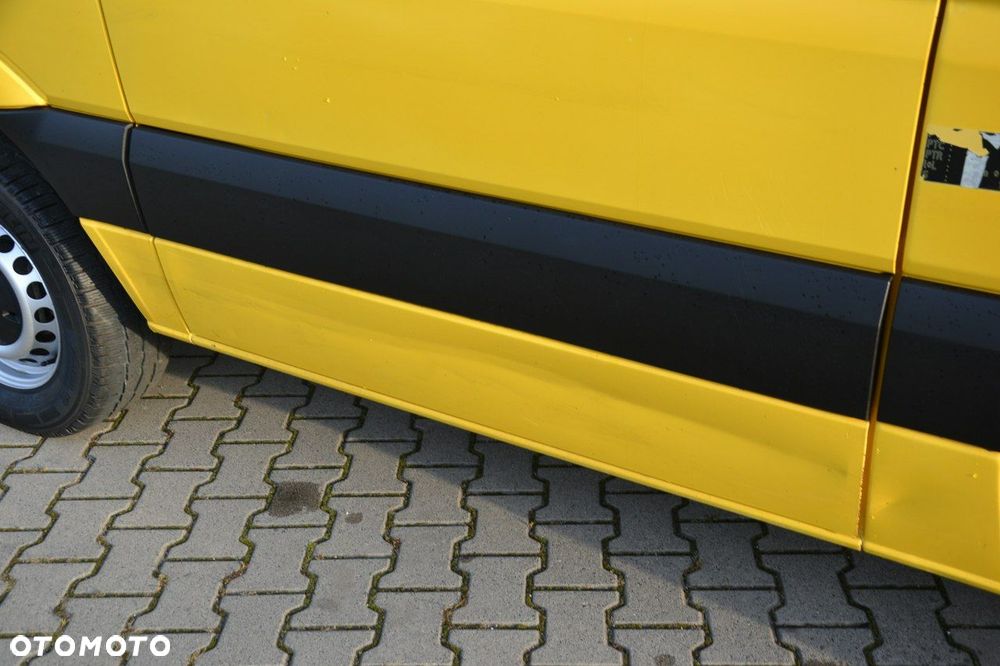 Mercedes-Benz Sprinter - 10