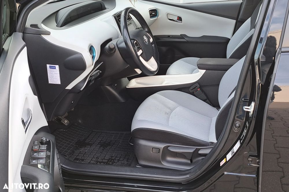 Toyota Prius Hybrid Comfort - 13