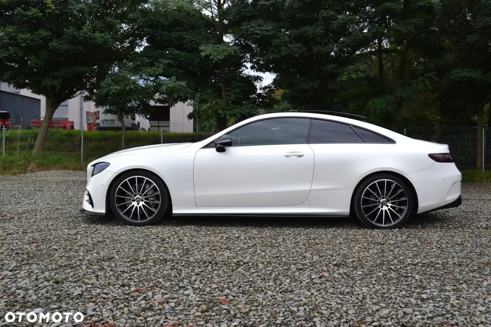 Mercedes-Benz Klasa E 300 Coupe 9G-TRONIC - 3