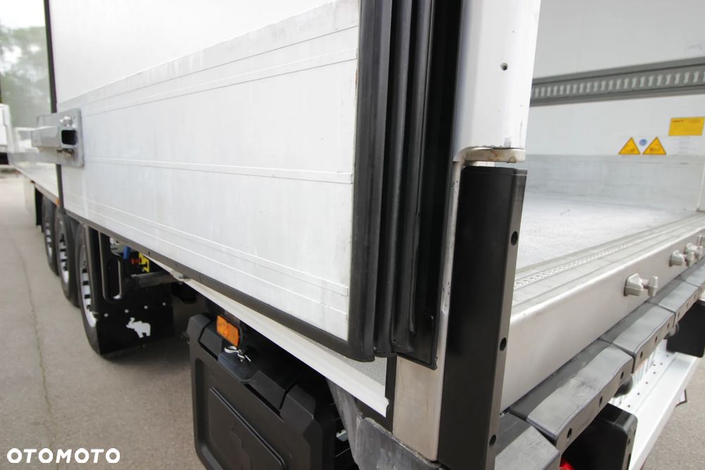 Schmitz Cargobull FP 60 V7 Thermo King SLXi 300 / DOPPELSTOCK / Oś Podnoszona /ŚCIANA 7 CM / - 17