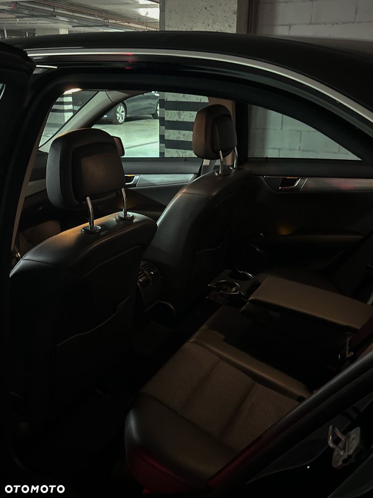 Mercedes-Benz Klasa C 250 CDI BlueEff Avantgarde 4-Matic - 9