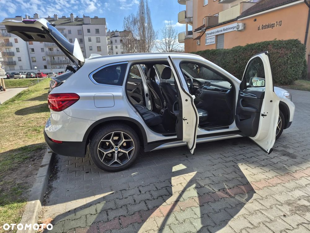 BMW X1 xDrive28i Sport Line - 4