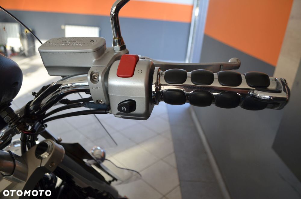 Suzuki Boulevard - 30