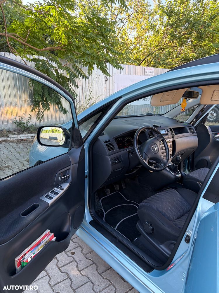 Toyota Corolla Verso 2.0 D-4D - 13
