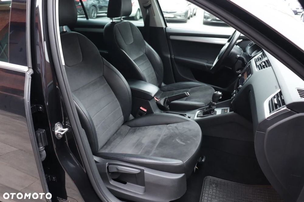 Skoda Octavia 2.0 TDI DSG Clever - 34