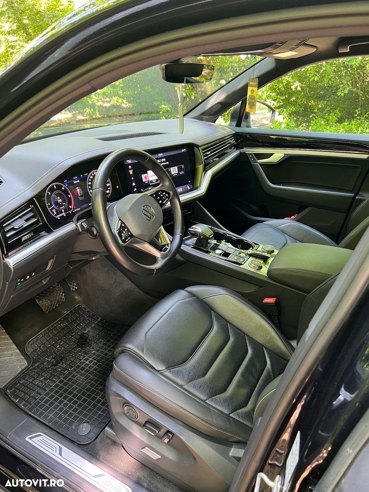 Volkswagen Touareg - 11