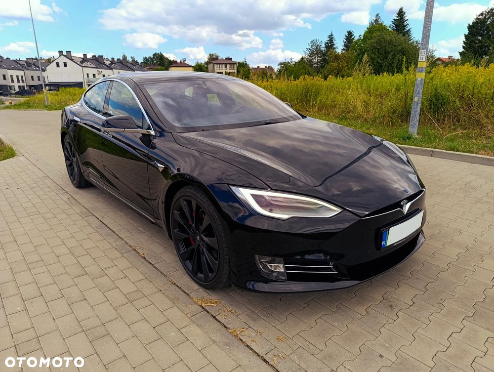 Tesla Model S - 38