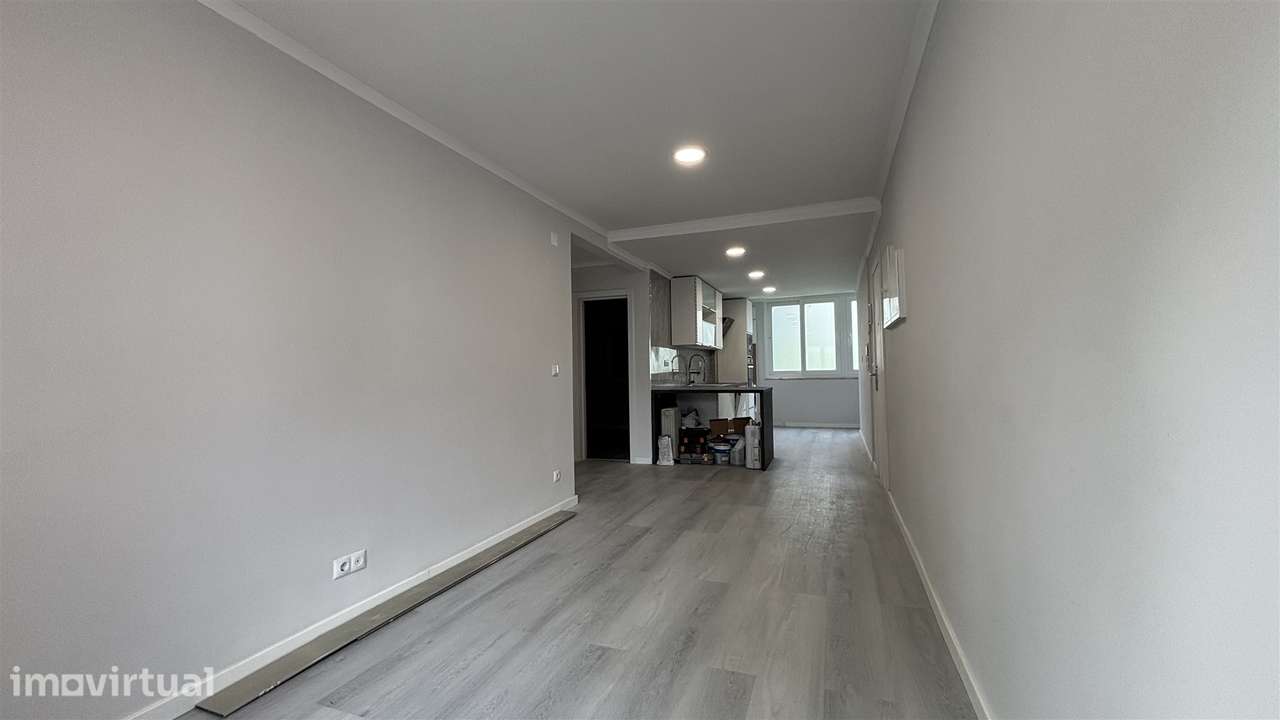 Apartamento T2 Venda em Benfica,Lisboa - Grande imagem: 3/32