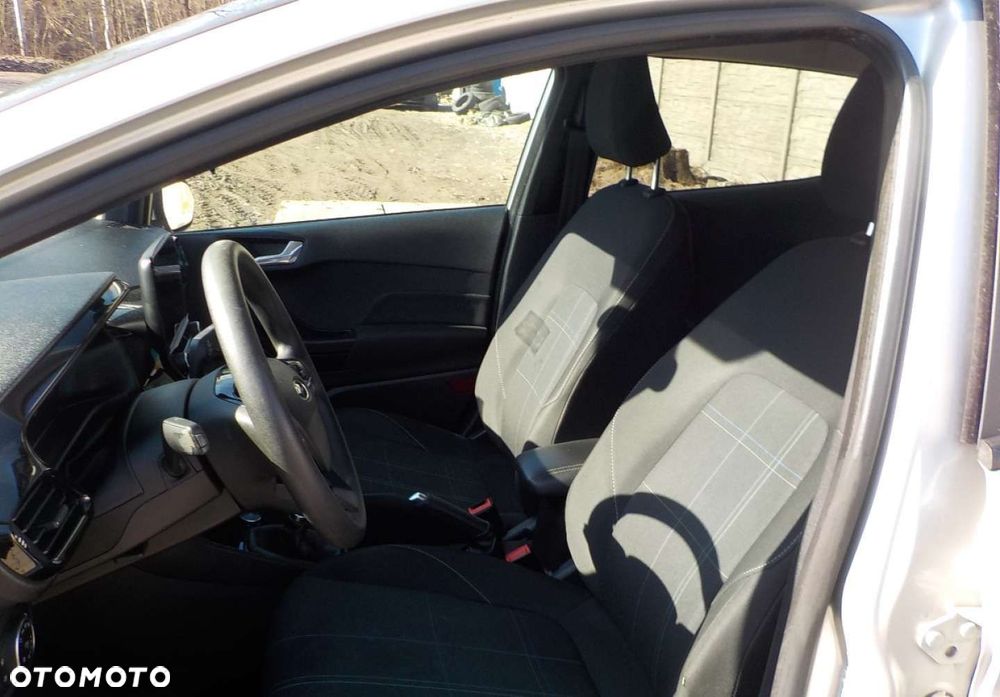 Ford Fiesta - 25