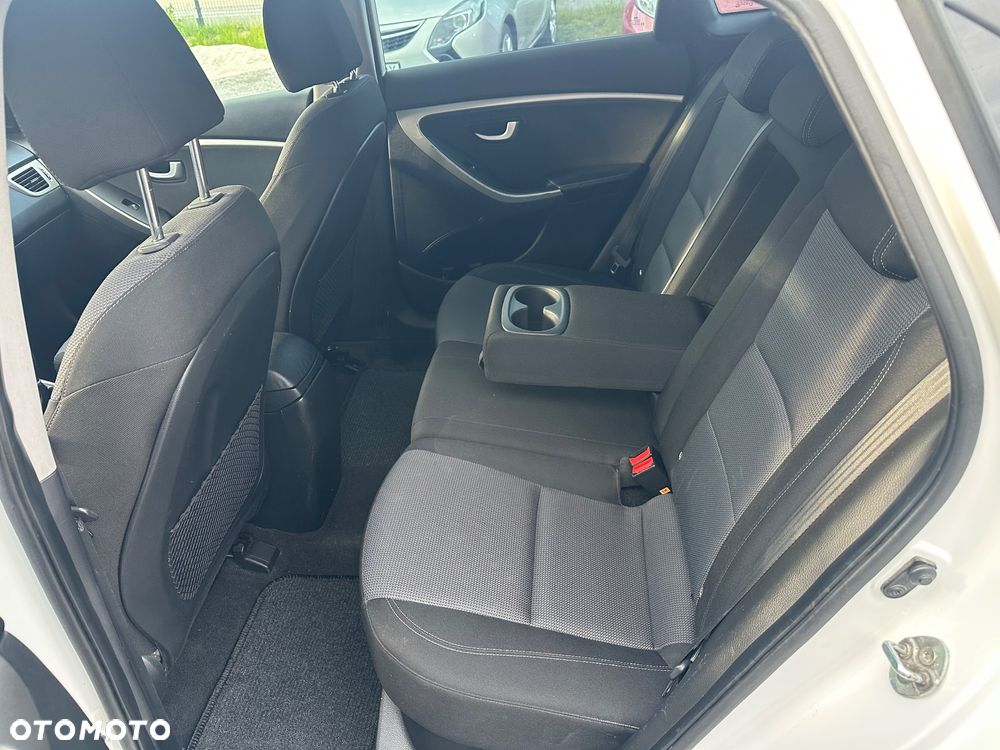 Hyundai i30 1.4 Trend - 14
