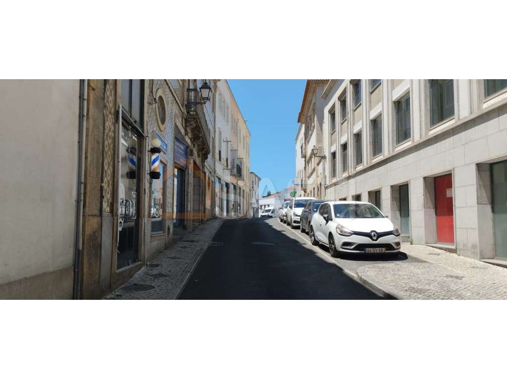 Loja / Espaço Comercial à Venda em Torres Novas - Grande imagem: 3/10