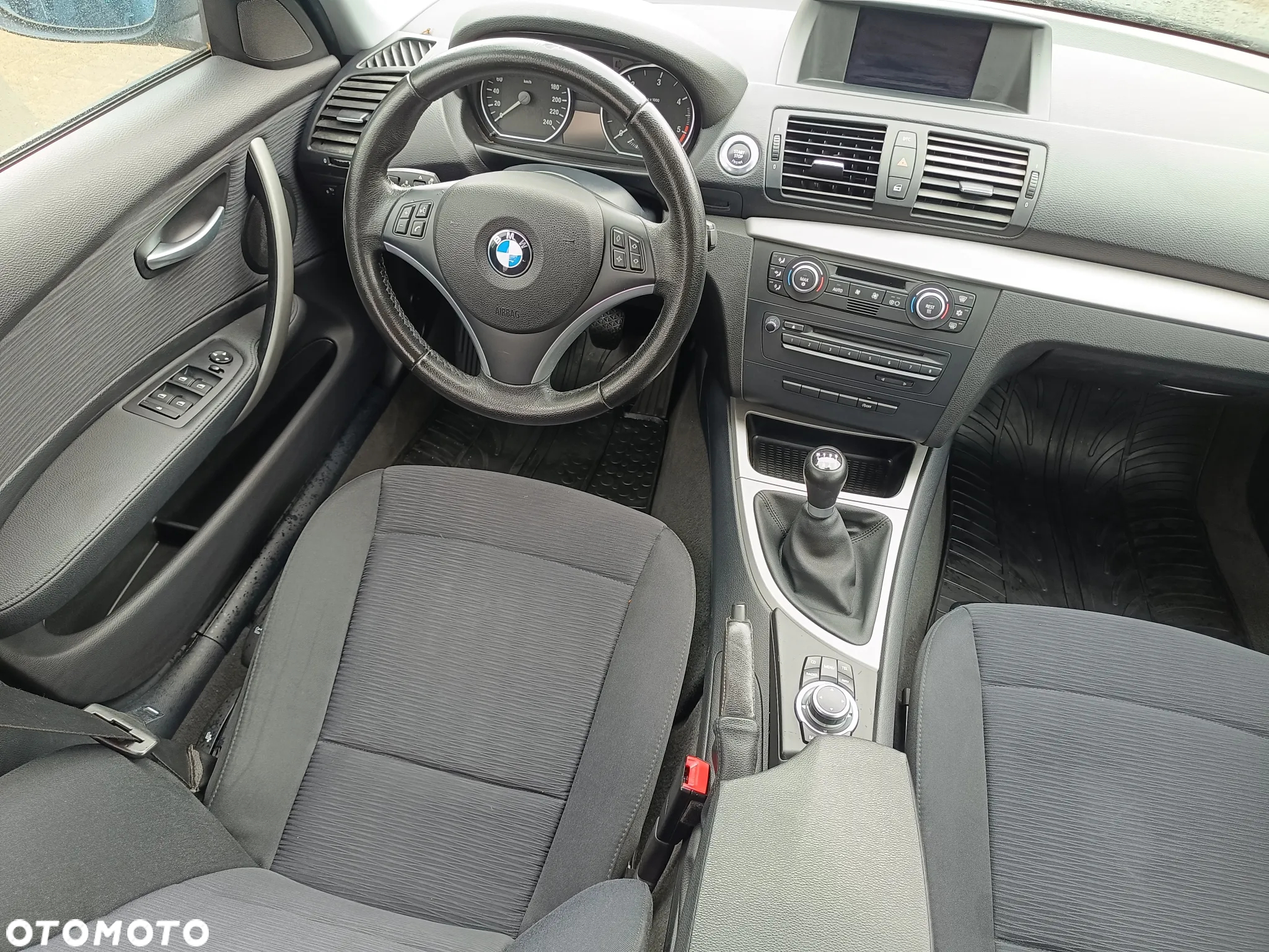 BMW Seria 1 118d Sport Line - 29