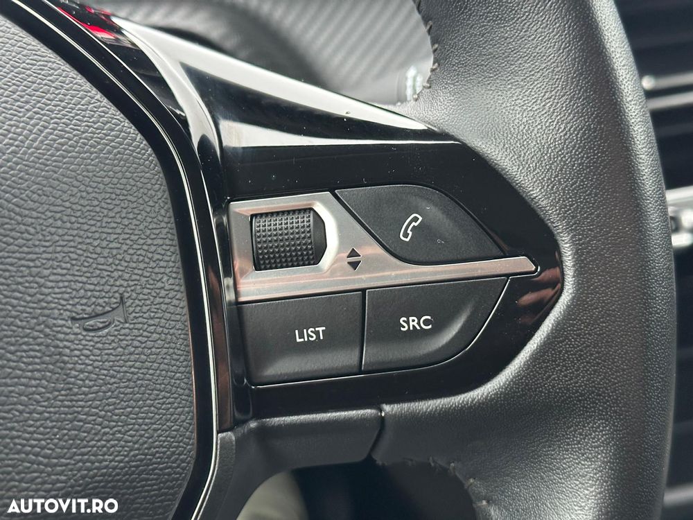 Peugeot 208 1.2 L PureTech STT Allure - 33