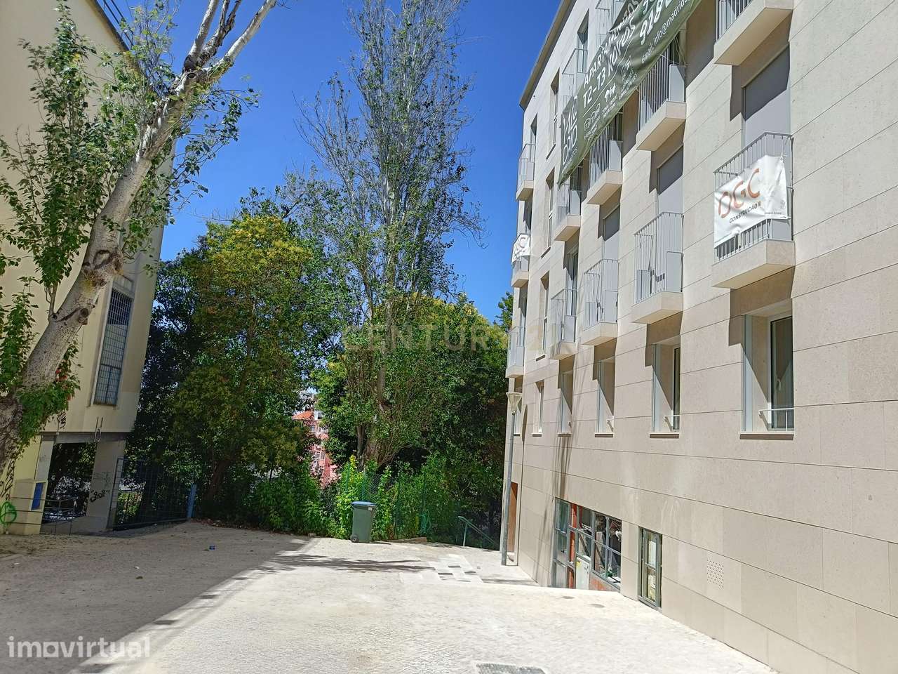 Excelente Apartamento T2 bastante Central no Areeiro com Jardim Privat - Grande imagem: 2/24
