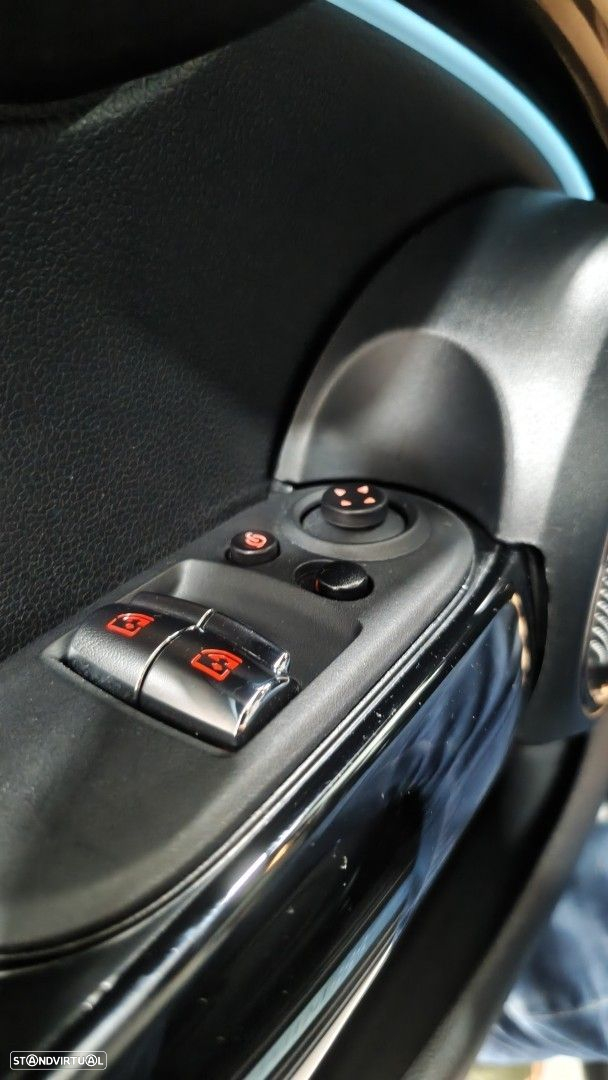 MINI 3 Portas Cooper SE Premium Essential - 27