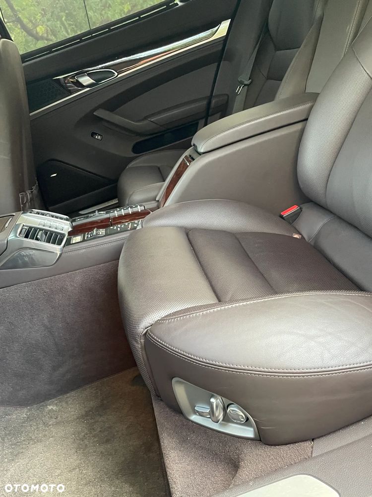 Porsche Panamera Turbo Executive PDK - 23