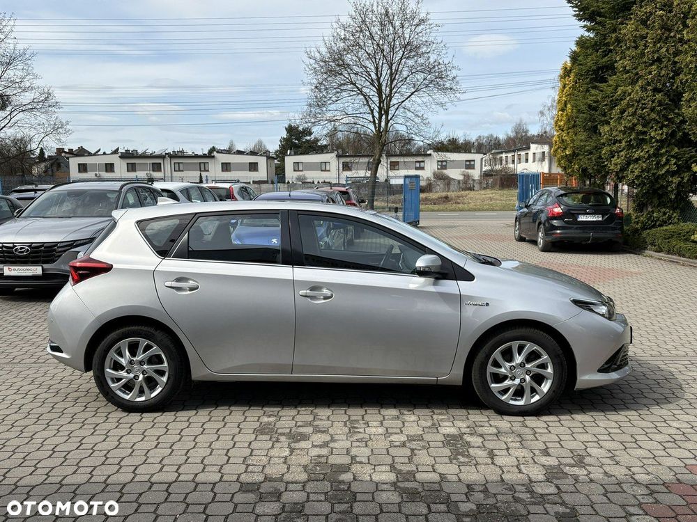 Toyota Auris - 5