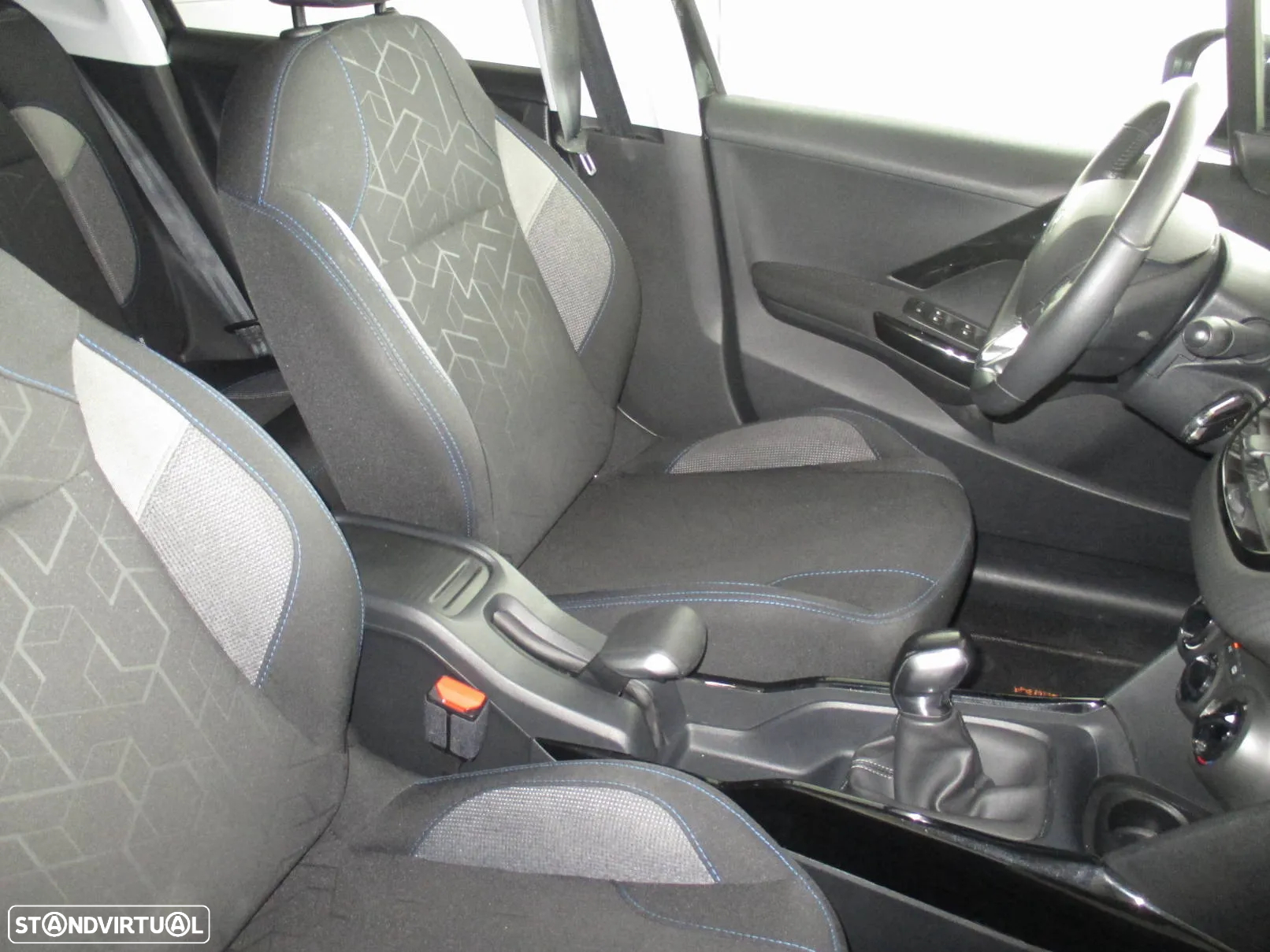 Peugeot 2008 1.5 BlueHDi Signature - 8