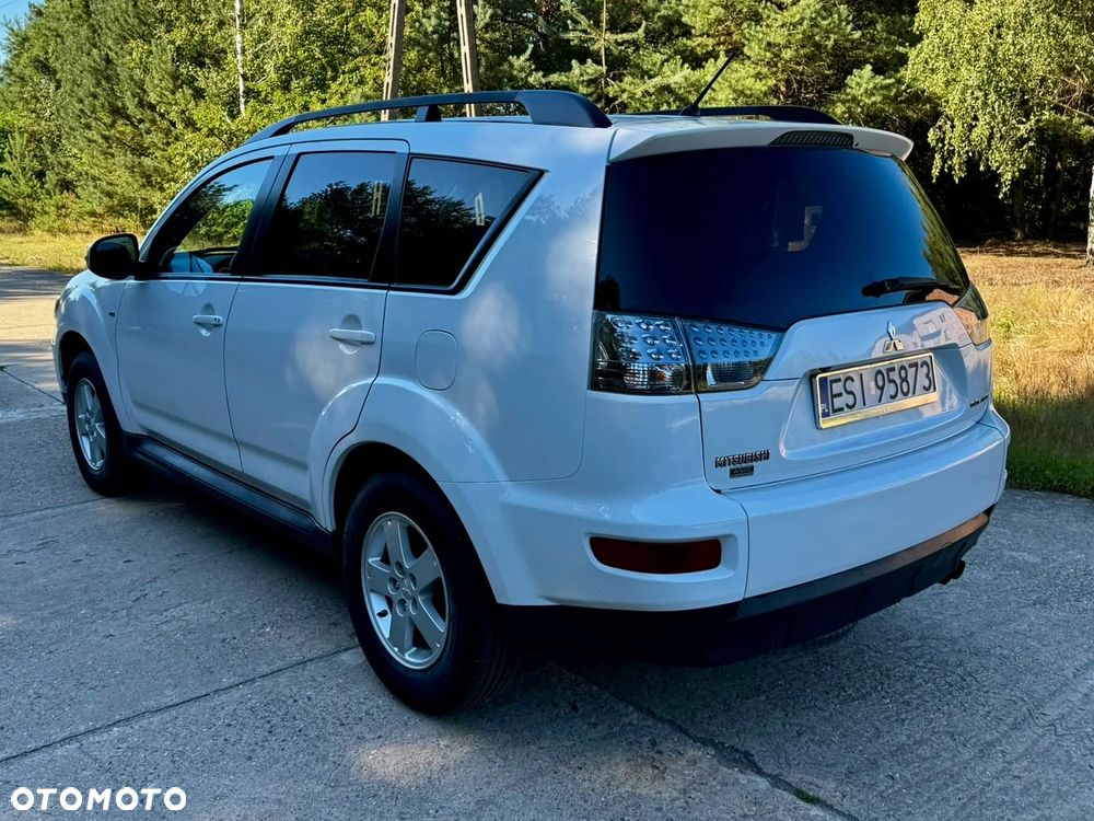Mitsubishi Outlander - 3