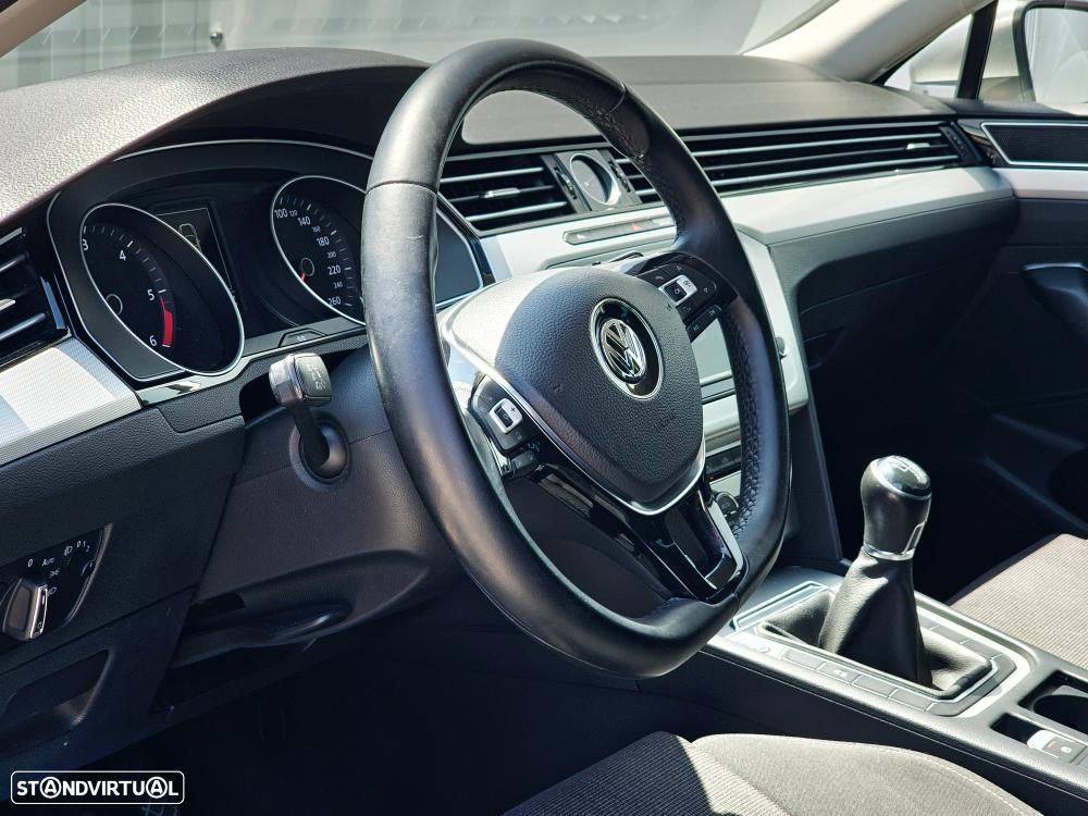 VW Passat 1.6 TDI BlueMotion - 13
