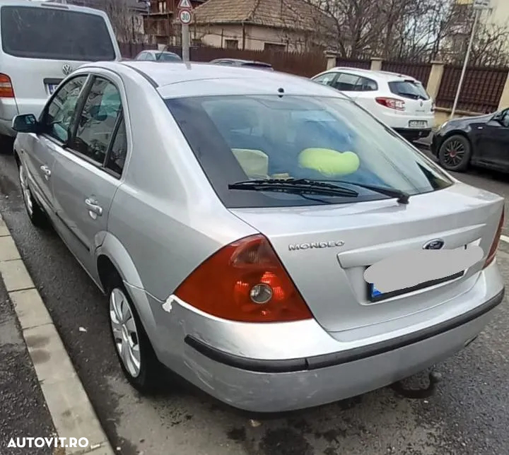 Ford Mondeo 1.8 Ambiente - 4