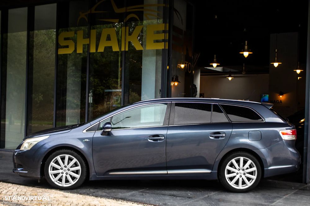 Toyota Avensis SW 2.2 D-CAT Premium - 2