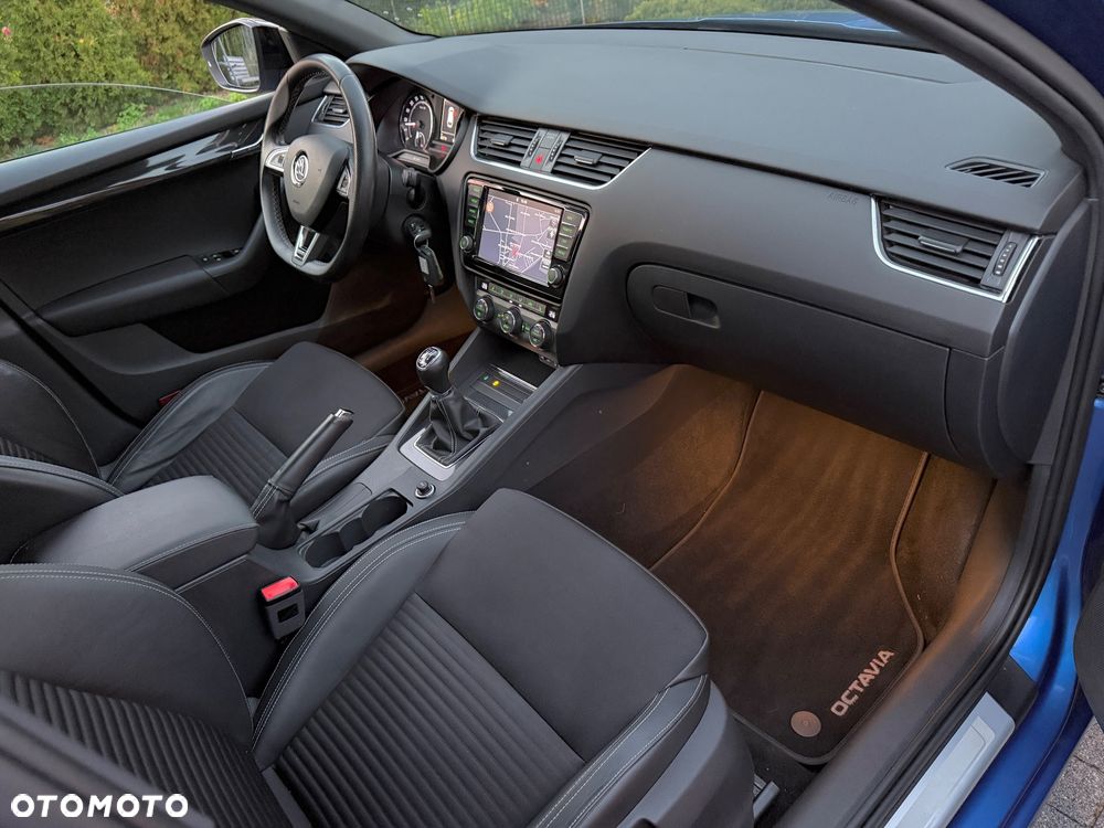Skoda Octavia 2.0 TDI RS - 16
