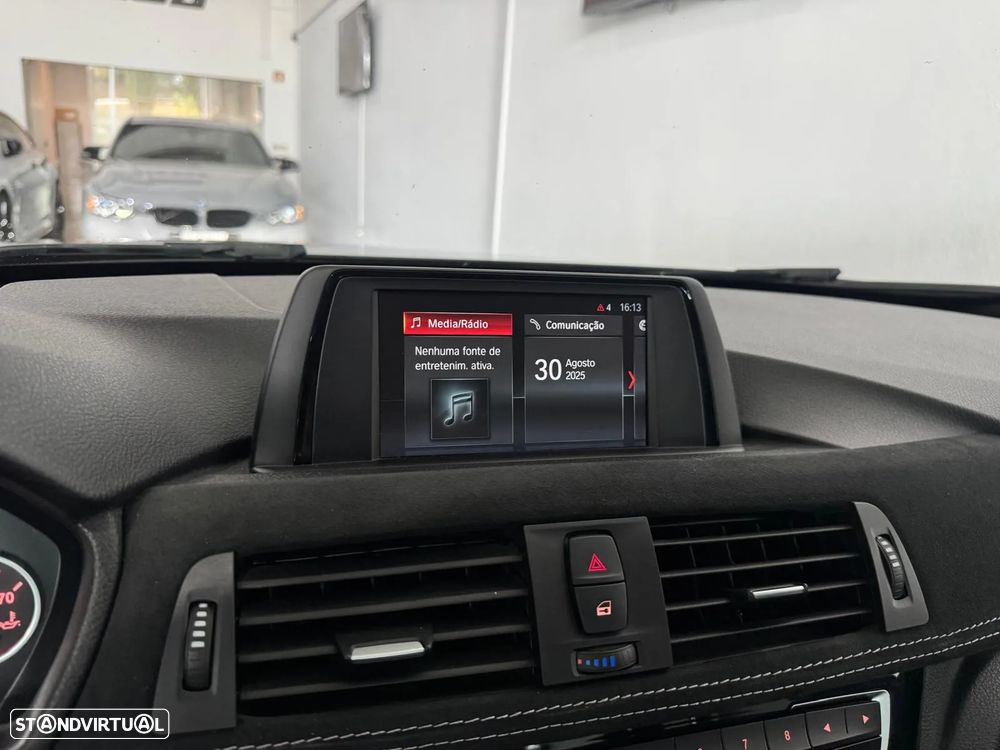 BMW 330 e iPerformance Pack M - 17