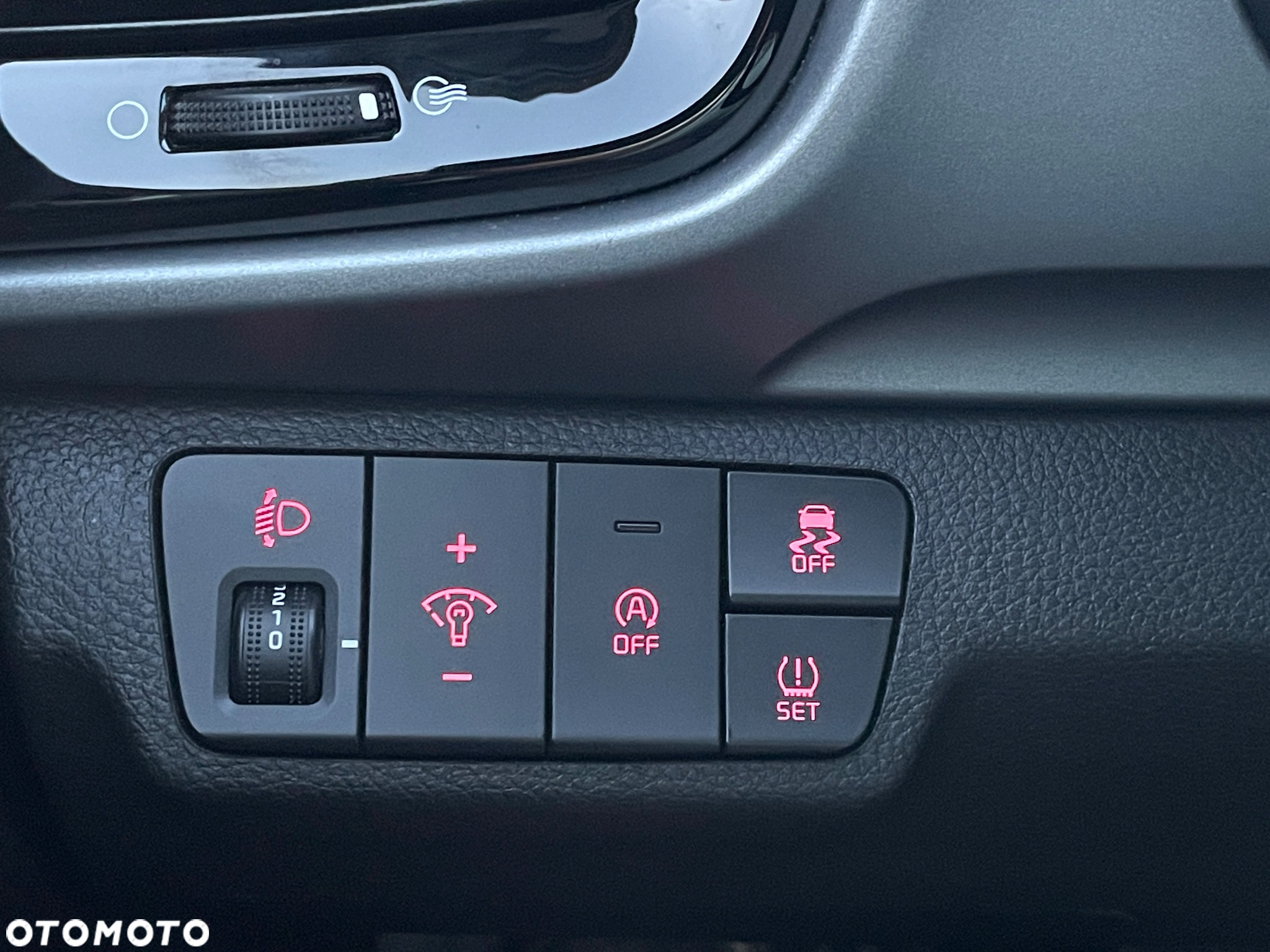 Kia Stonic 1.0 T-GDI OPF Mild Hybrid DCT7 Platinum - 8