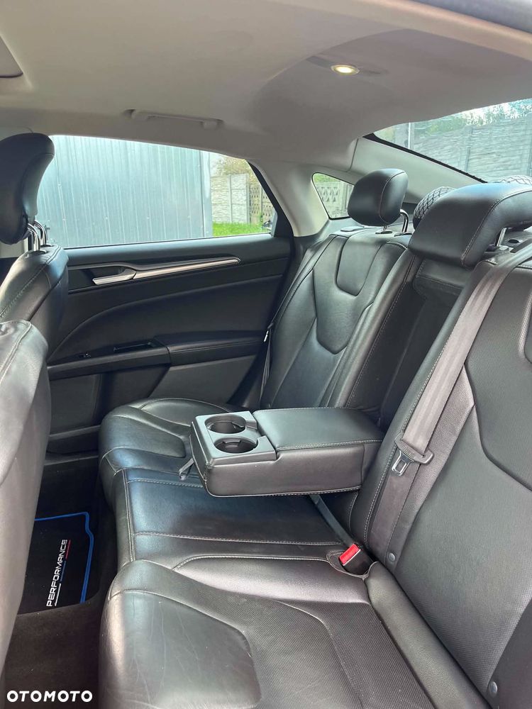 Ford Fusion - 14