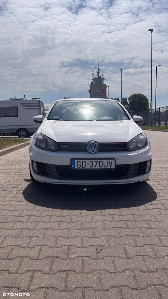 Volkswagen Golf - 6