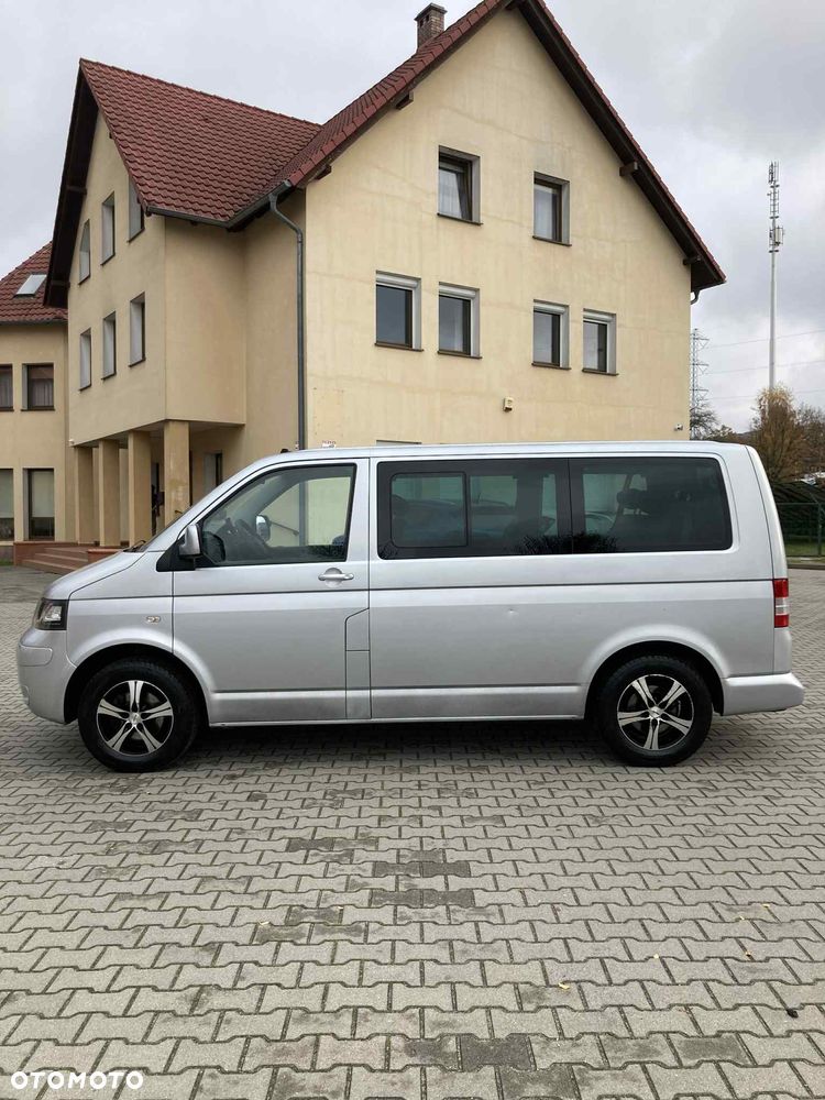 Volkswagen Caravelle - 5