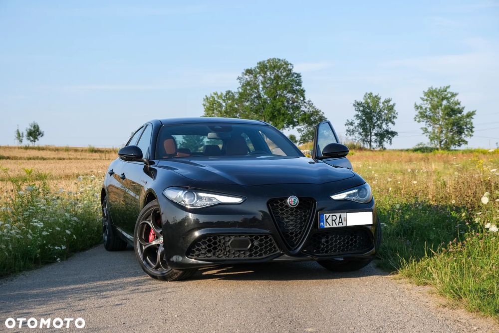 Alfa Romeo Giulia 2.0 Turbo 16V AT8-Q4 Veloce Ti - 3