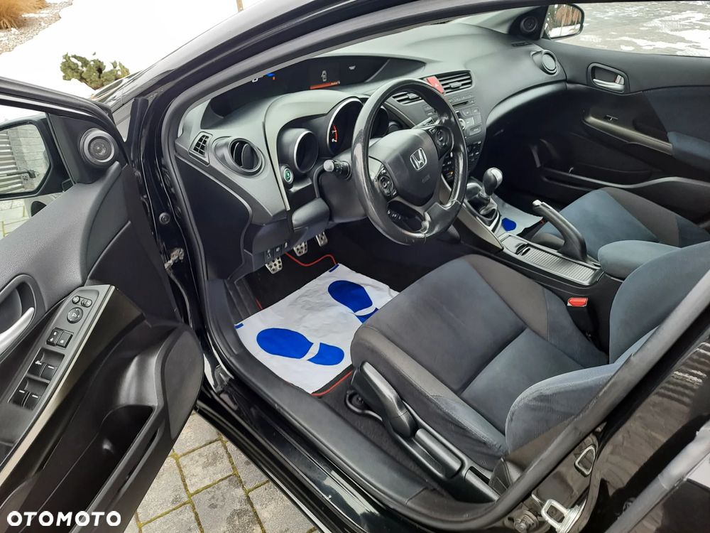 Honda Civic 1.4 i-VTEC Sport Black Edition - 9