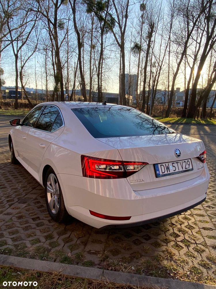 Skoda Superb 2.0 TDI L&K DSG - 4