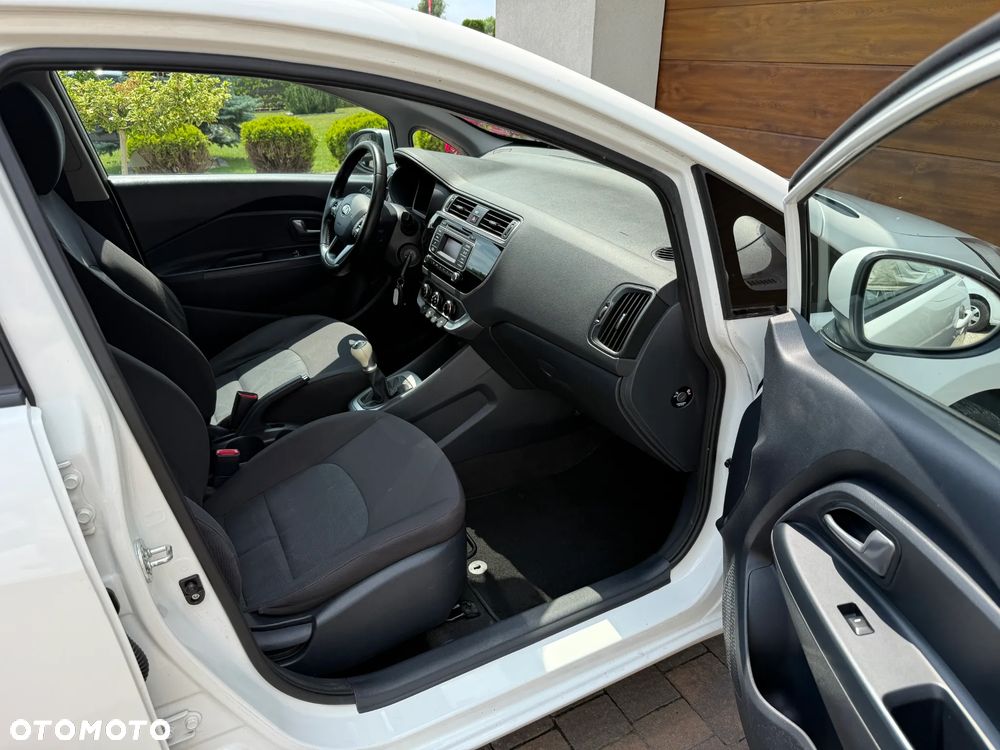Kia Rio - 9