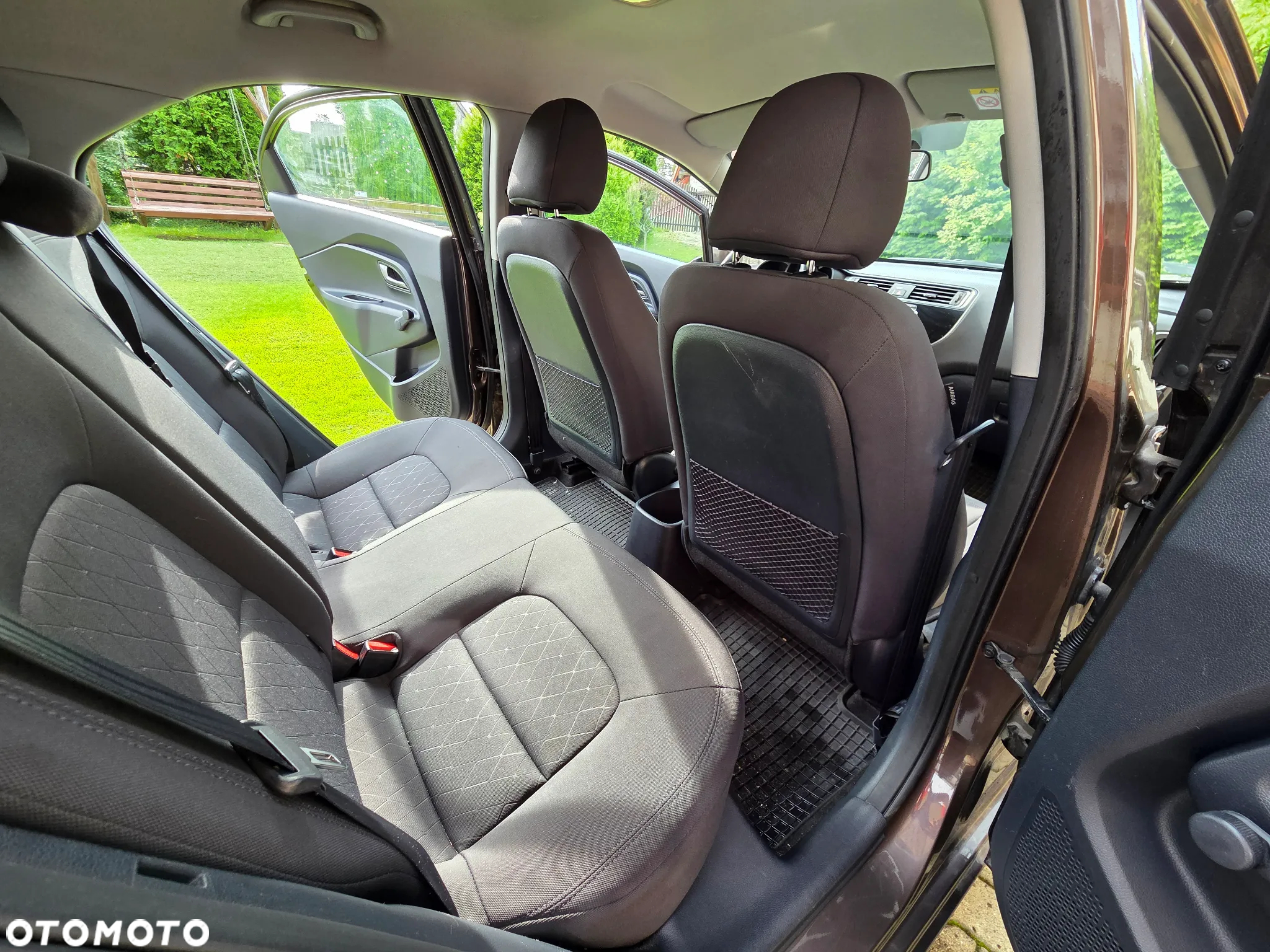 Kia Rio - 12