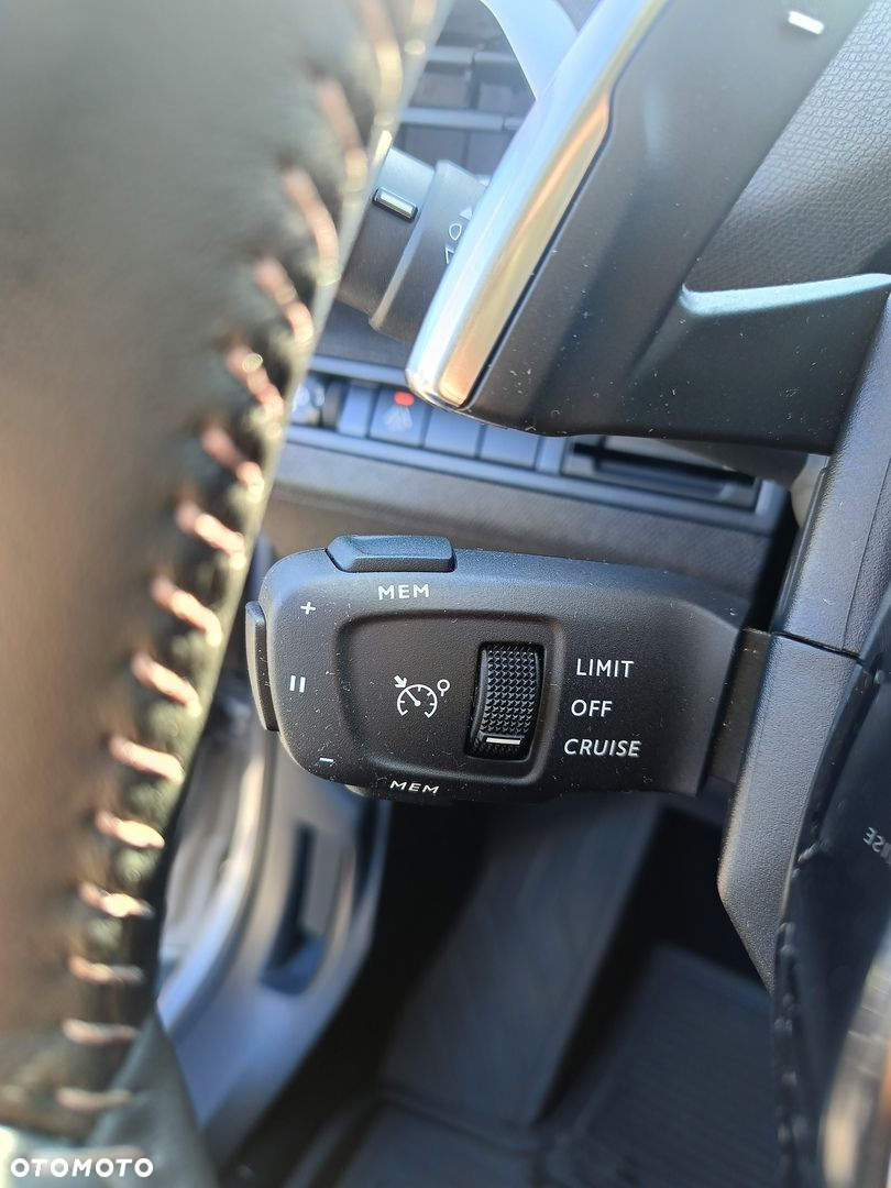 Peugeot 3008 1.5 BlueHDi Active Pack S&S EAT8 - 16