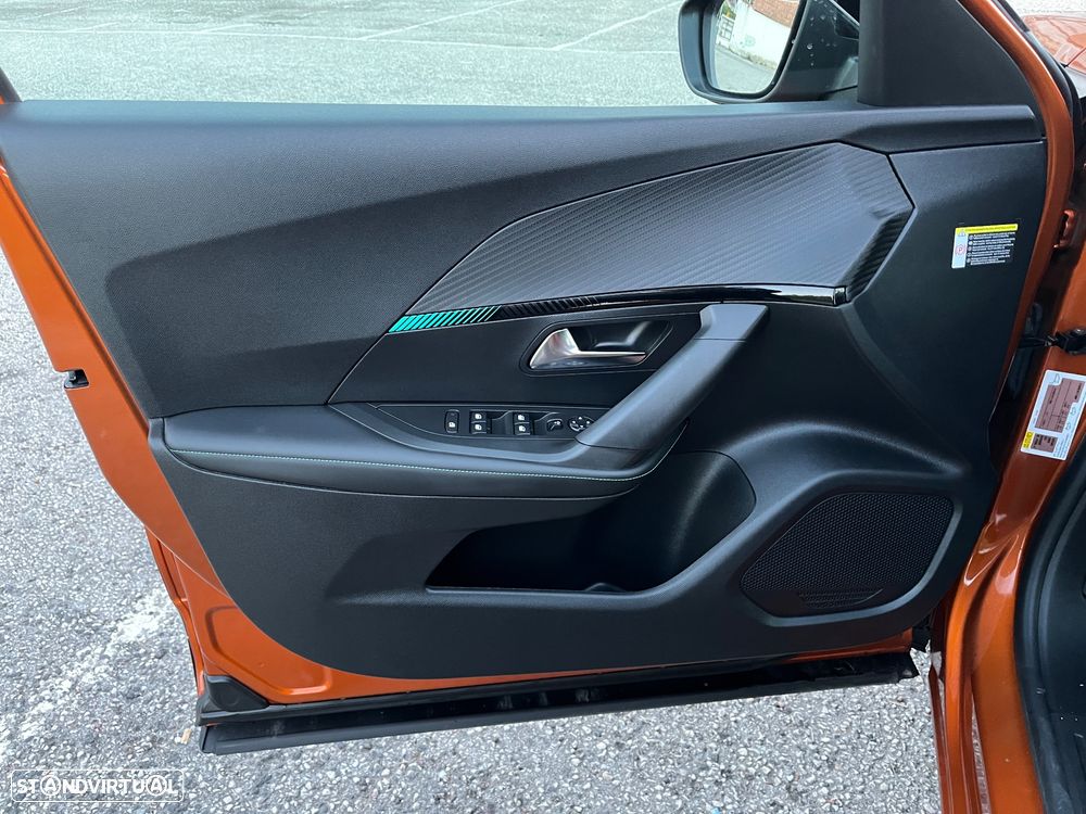 Peugeot 2008 PureTech 130 Allure - 5