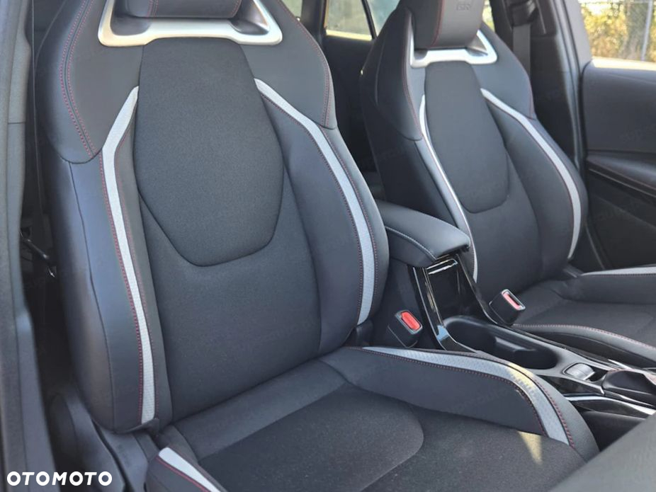 Toyota Corolla - 11
