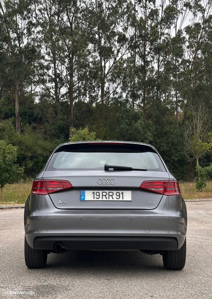 Audi A3 1.6 TDI Advance Ultra - 10