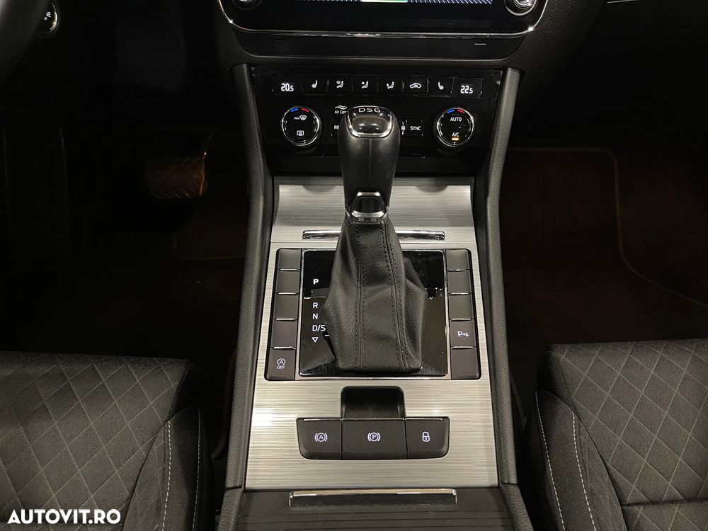 Skoda Superb 2.0 TDI DSG Ambition - 22