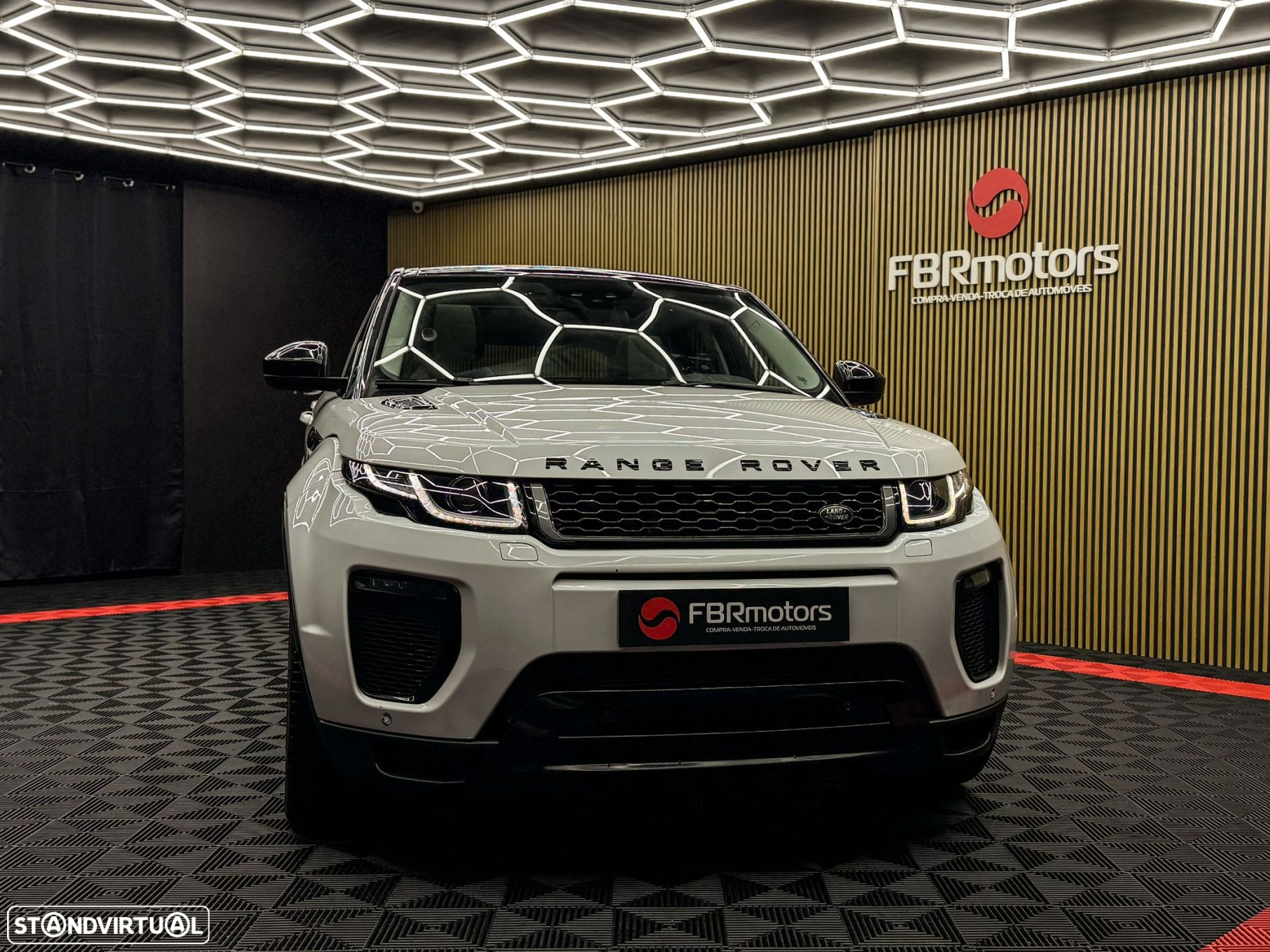 Land Rover Range Rover Evoque 2.0 D180 AWD R-Dynamic HSE Auto - 12