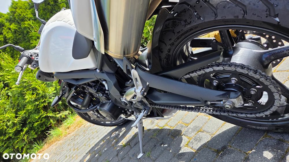 Triumph Street Triple - 12