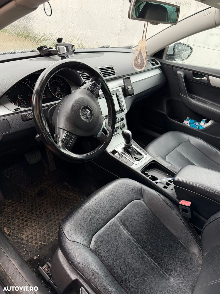 Volkswagen Passat 2.0 TDI BlueMotion Technology DSG Highline - 2