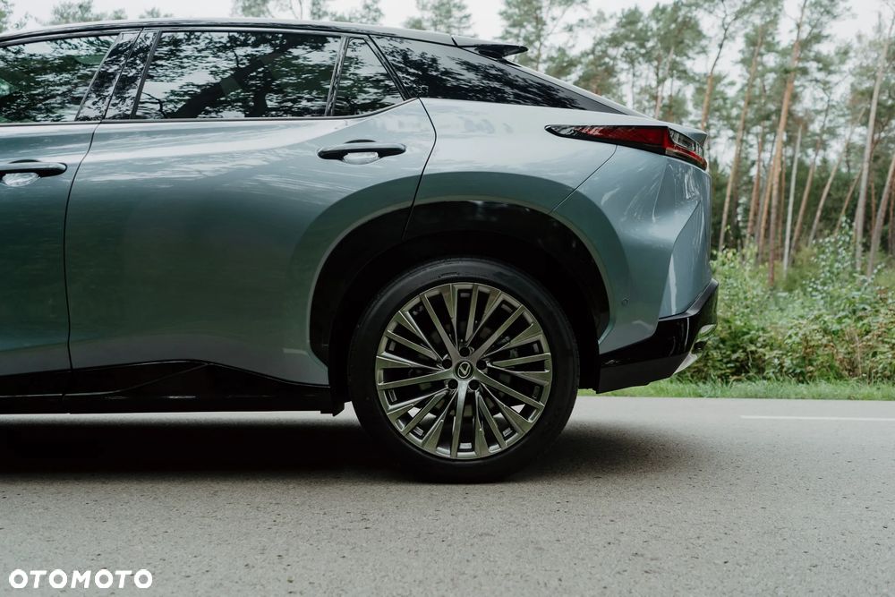Lexus RZ 450e Omotenashi DIRECT4 - 5